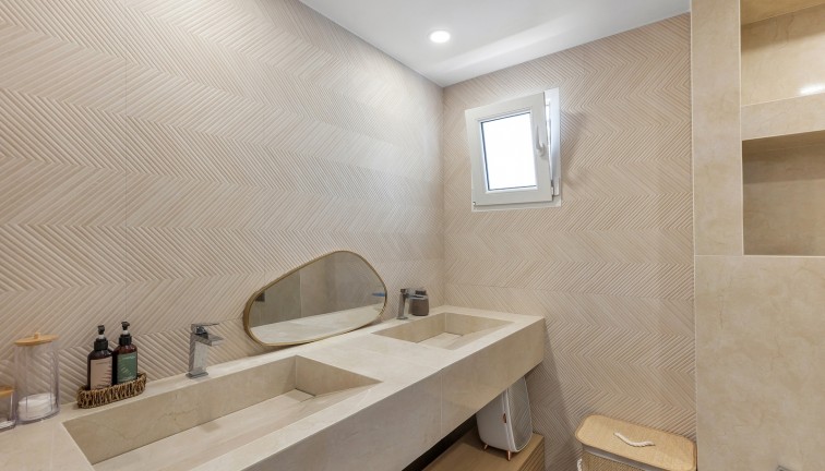 Resale - Chalet - Torrevieja - Los Balcones