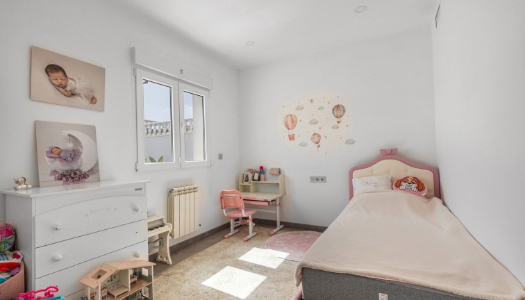 Resale - Chalet - Torrevieja - Los Balcones