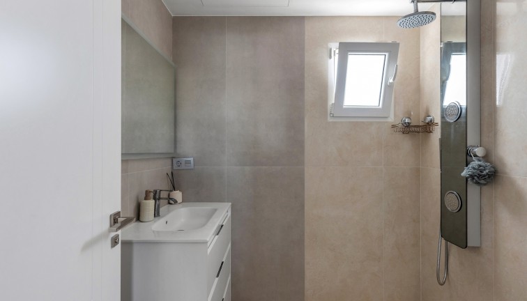 Resale - Chalet - Torrevieja - Los Balcones
