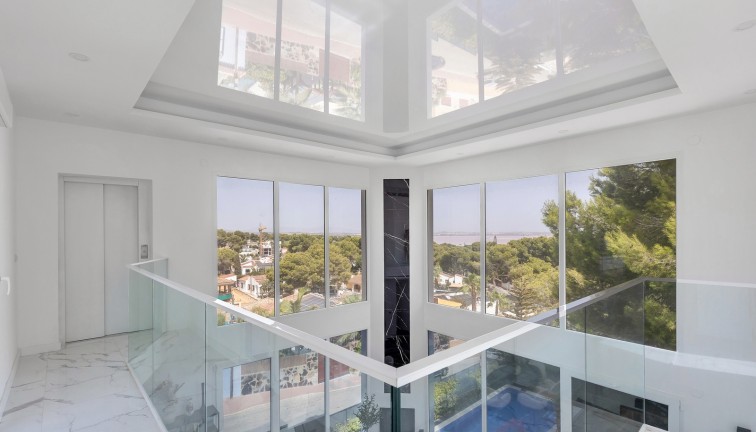 Resale - Chalet - Torrevieja - Los Balcones