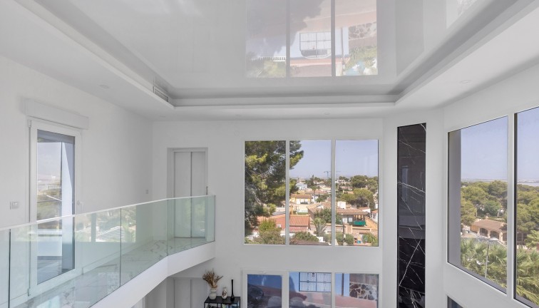 Resale - Chalet - Torrevieja - Los Balcones