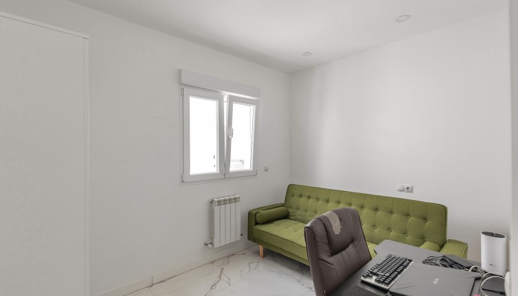 Resale - Chalet - Torrevieja - Los Balcones