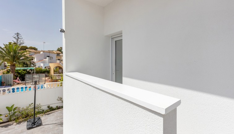 Resale - Chalet - Torrevieja - Los Balcones