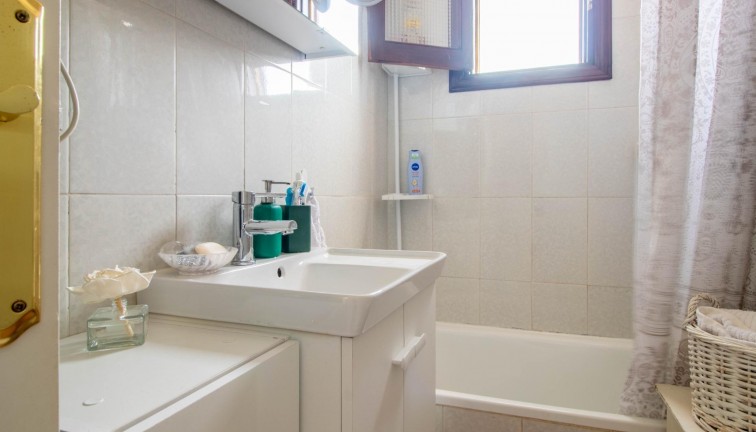 Jälleenmyynti - Bungalow - Torrevieja - Los Frutales