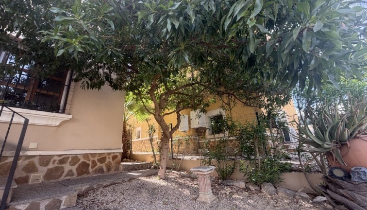 Resale - Chalet - Ciudad quesada