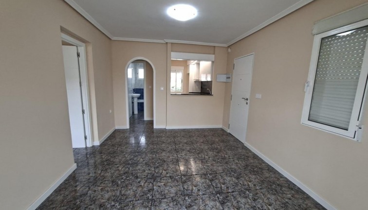 Jälleenmyynti - Bungalow - Orihuela - Avenida de California, 03189