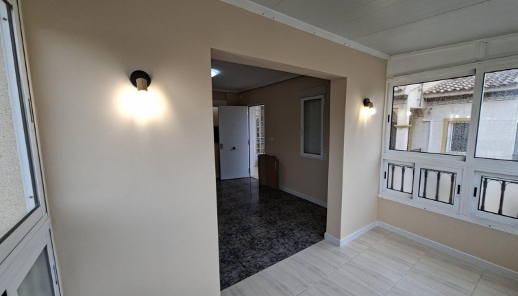 Jälleenmyynti - Bungalow - Orihuela - Avenida de California, 03189