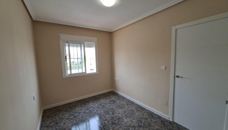Jälleenmyynti - Bungalow - Orihuela - Avenida de California, 03189