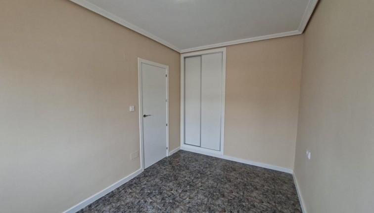 Jälleenmyynti - Bungalow - Orihuela - Avenida de California, 03189