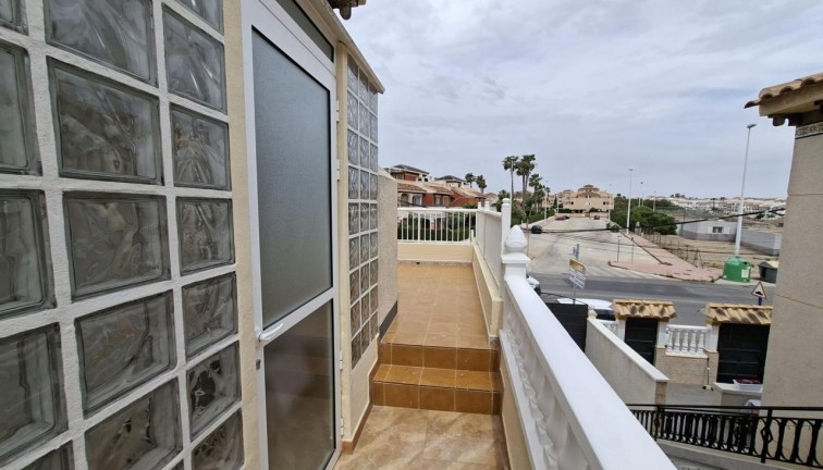 Jälleenmyynti - Bungalow - Orihuela - Avenida de California, 03189