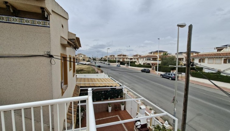 Jälleenmyynti - Bungalow - Orihuela - Avenida de California, 03189
