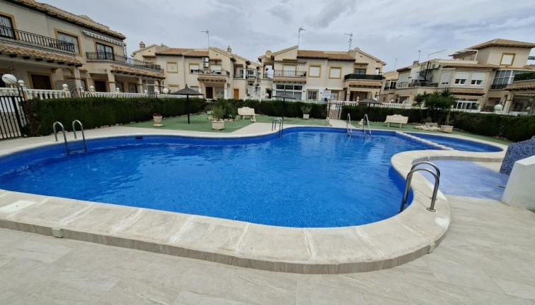 Jälleenmyynti - Bungalow - Orihuela - Avenida de California, 03189