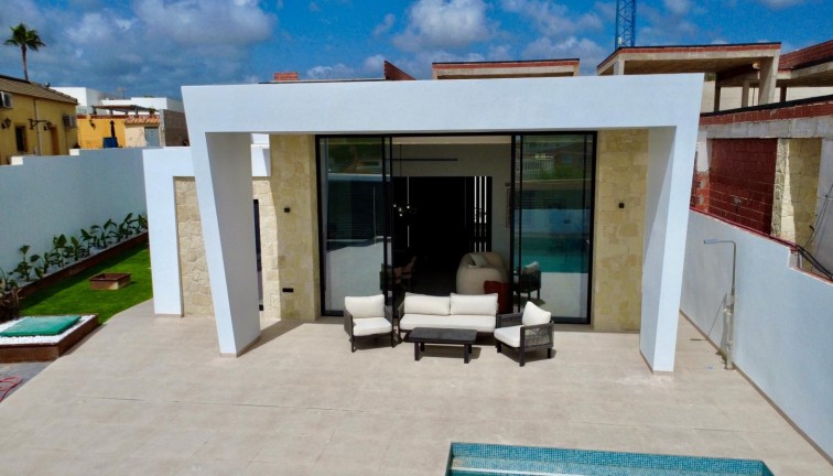 Obra nueva - Chalet - Los balcones - Los Altos