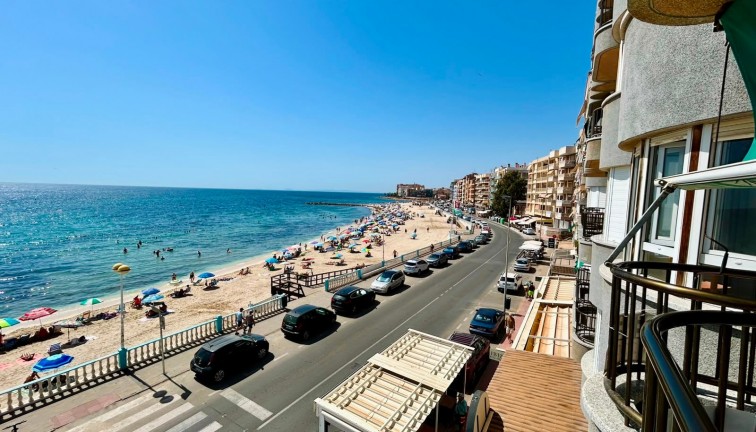 Återförsäljning - Lägenhet - Torrevieja - Playa de los Locos