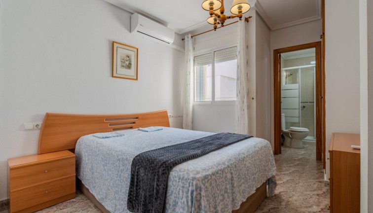 Reventa - Apartamento / piso - Torrevieja - Calle Patricio Perez, 03183