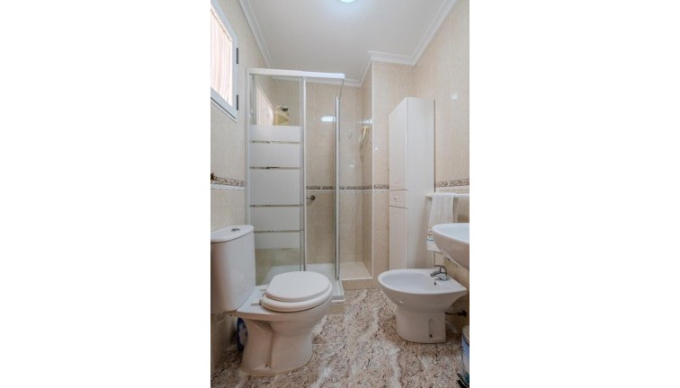 Reventa - Apartamento / piso - Torrevieja - Calle Patricio Perez, 03183