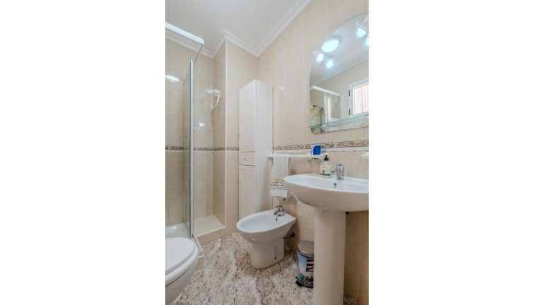 Reventa - Apartamento / piso - Torrevieja - Calle Patricio Perez, 03183