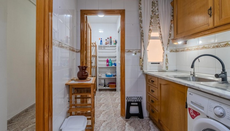 Reventa - Apartamento / piso - Torrevieja - Calle Patricio Perez, 03183