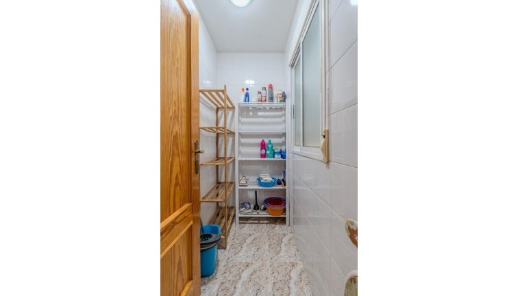Reventa - Apartamento / piso - Torrevieja - Calle Patricio Perez, 03183