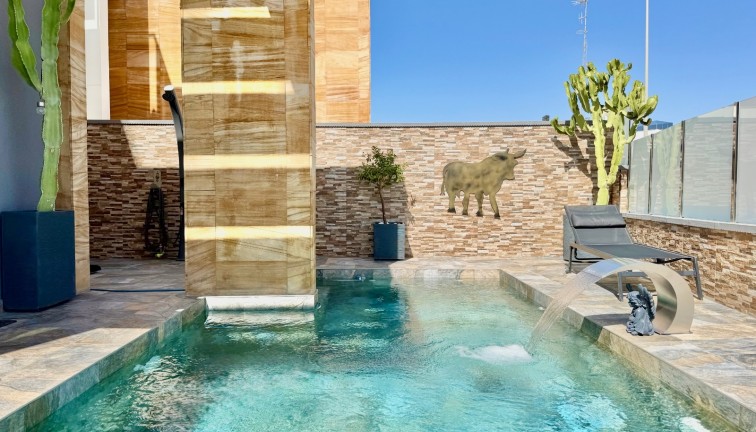 Resale - Chalet - Orihuela Costa - Cabo Roig