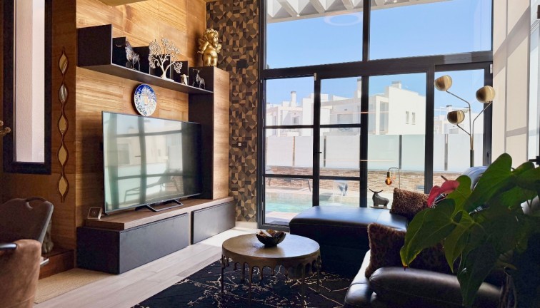 Resale - Chalet - Orihuela Costa - Cabo Roig