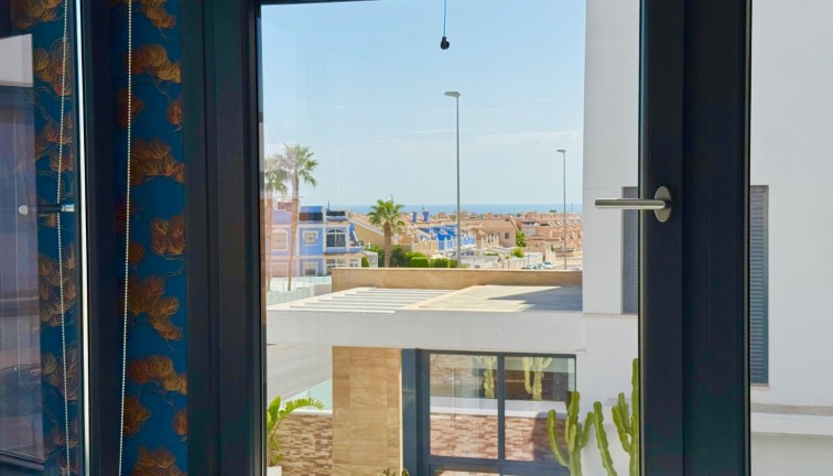 Resale - Chalet - Orihuela Costa - Cabo Roig