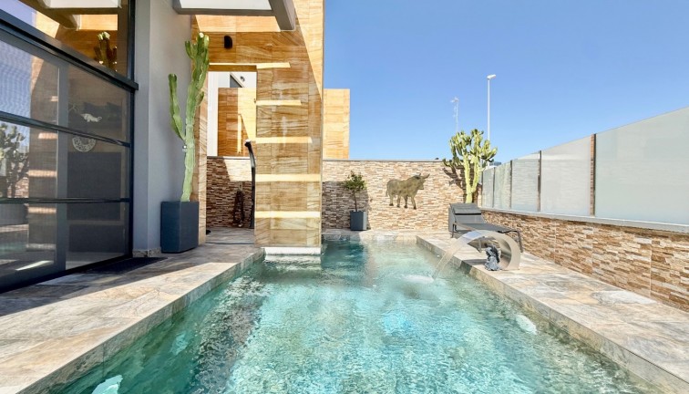 Resale - Chalet - Orihuela Costa - Cabo Roig