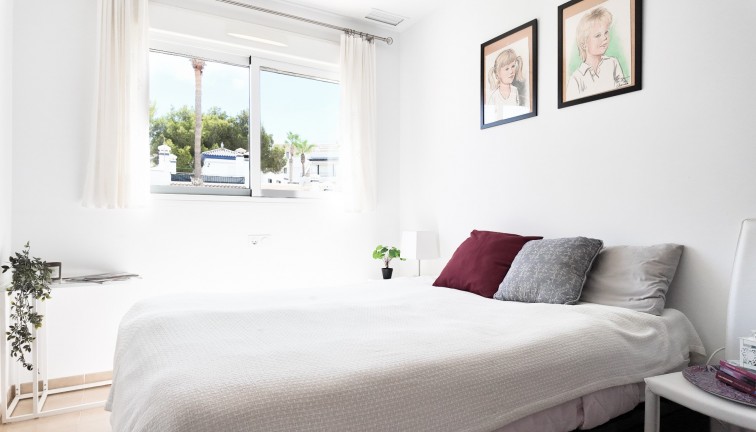 Resale - Apartment - Orihuela Costa - Villamartín