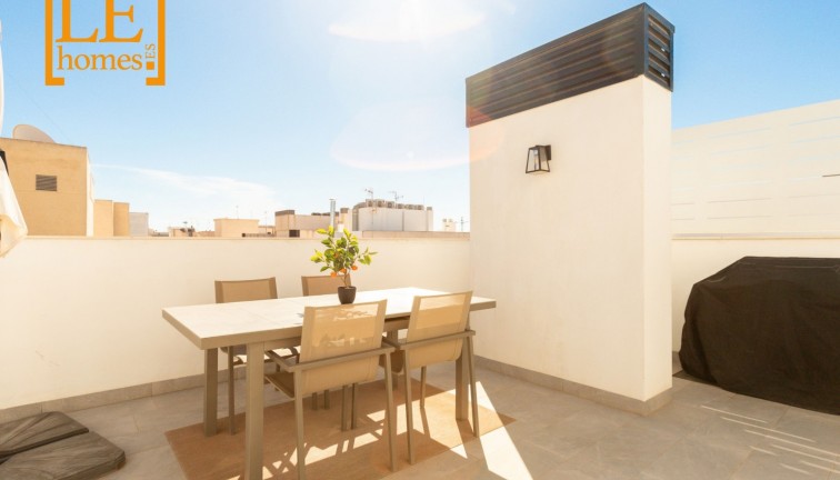 Jälleenmyynti - Asunto - Ylimmän kerroksen asunto - Torrevieja