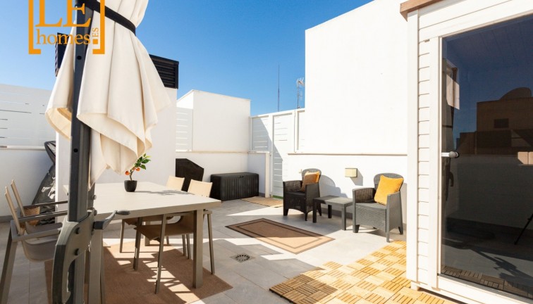 Jälleenmyynti - Asunto - Ylimmän kerroksen asunto - Torrevieja