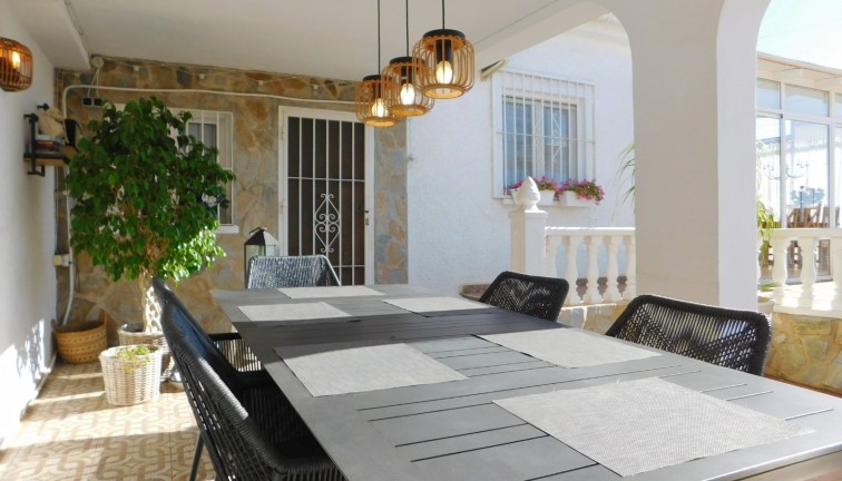 Jälleenmyynti - Paritalo/Rivitalo - Torrevieja - San Luis