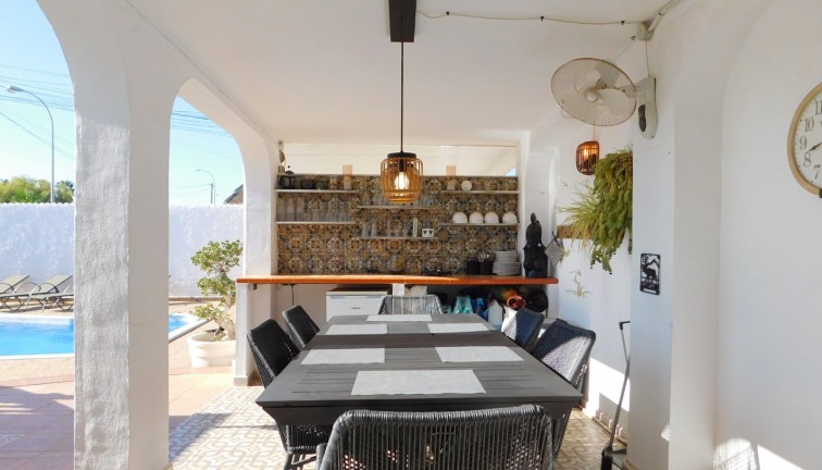 Jälleenmyynti - Paritalo/Rivitalo - Torrevieja - San Luis