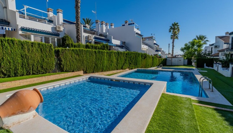 Jälleenmyynti - Bungalow - Orihuela - Calle Canal de La Mancha, 03189