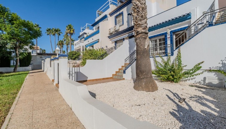 Jälleenmyynti - Bungalow - Orihuela - Calle Canal de La Mancha, 03189