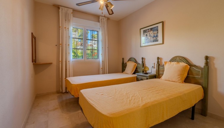 Jälleenmyynti - Bungalow - Orihuela - Calle Canal de La Mancha, 03189