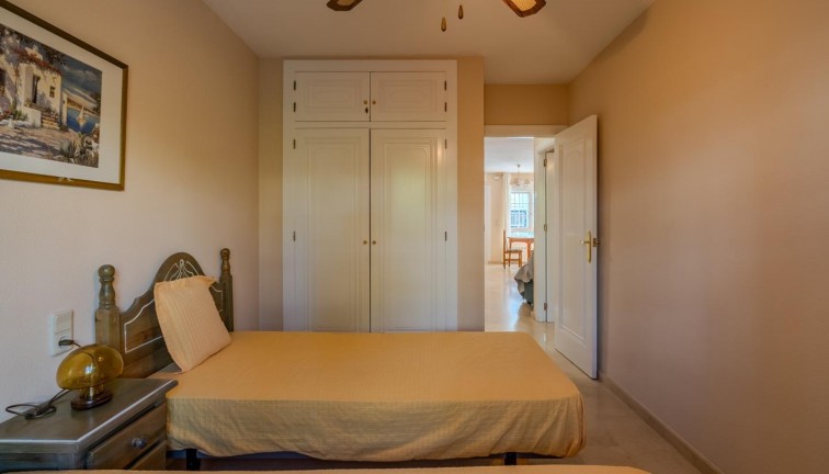 Jälleenmyynti - Bungalow - Orihuela - Calle Canal de La Mancha, 03189
