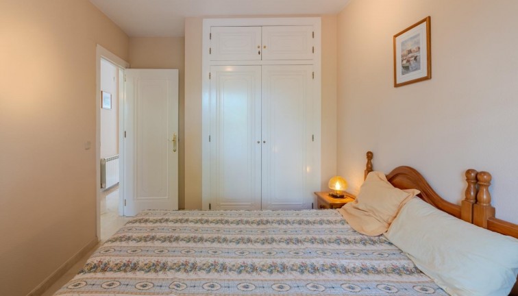 Jälleenmyynti - Bungalow - Orihuela - Calle Canal de La Mancha, 03189
