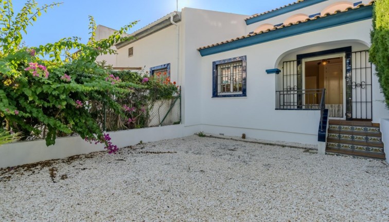 Jälleenmyynti - Bungalow - Orihuela - Calle Canal de La Mancha, 03189