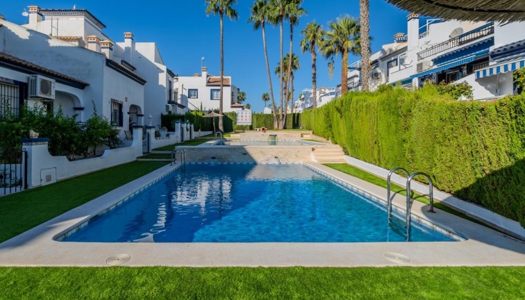 Jälleenmyynti - Bungalow - Orihuela - Calle Canal de La Mancha, 03189