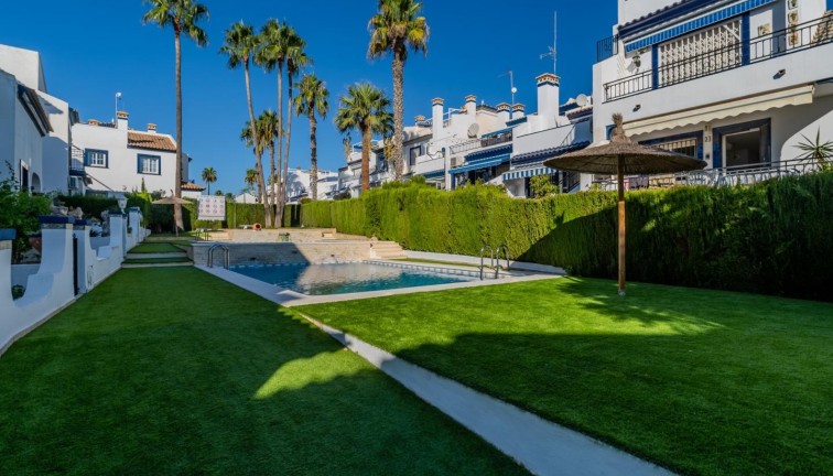 Jälleenmyynti - Bungalow - Orihuela - Calle Canal de La Mancha, 03189