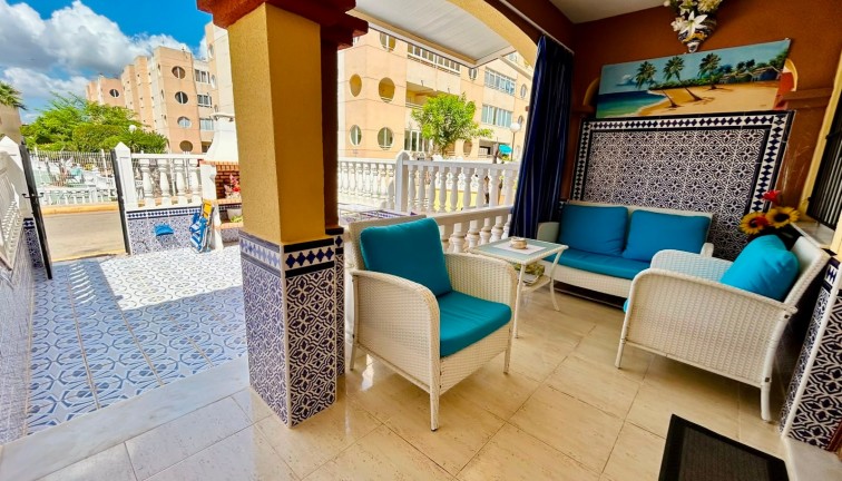 Jälleenmyynti - Paritalo/Rivitalo - Torrevieja - San Luis