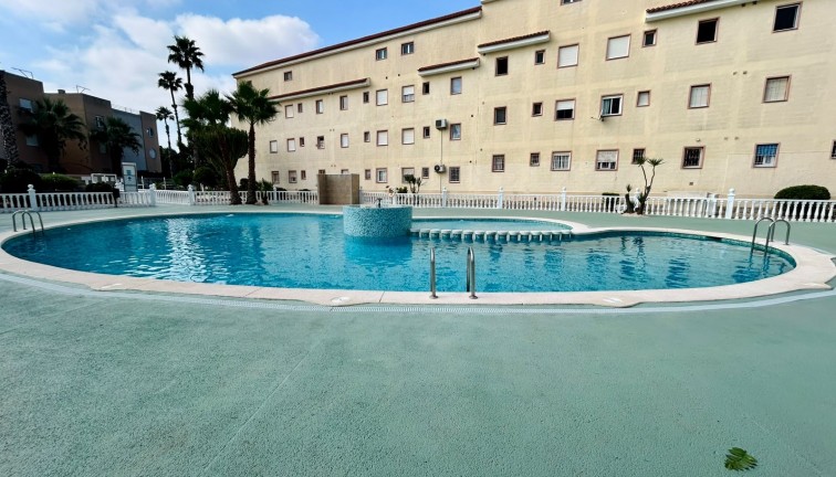 Jälleenmyynti - Paritalo/Rivitalo - Torrevieja - San Luis