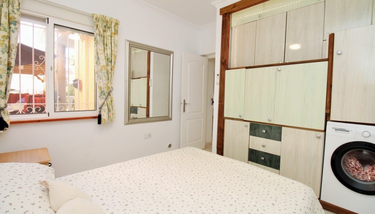 Resale - Chalet - Playa Flamenca