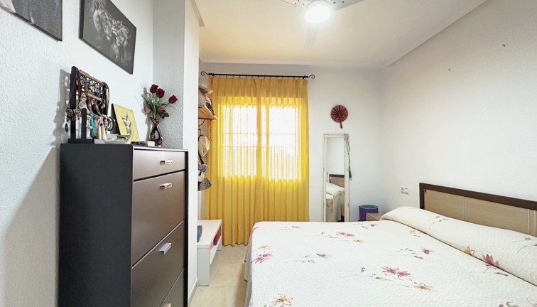 Resale - Bungalow - Torrevieja