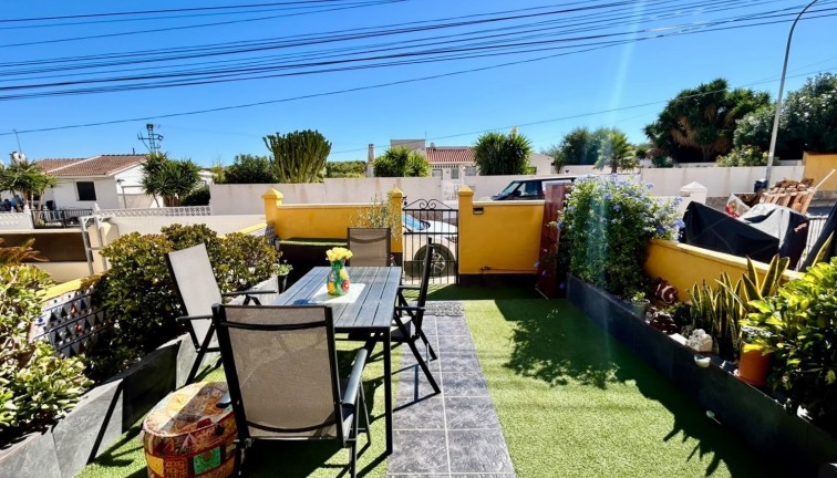 Resale - Semi-Detached - Torrevieja - La Siesta
