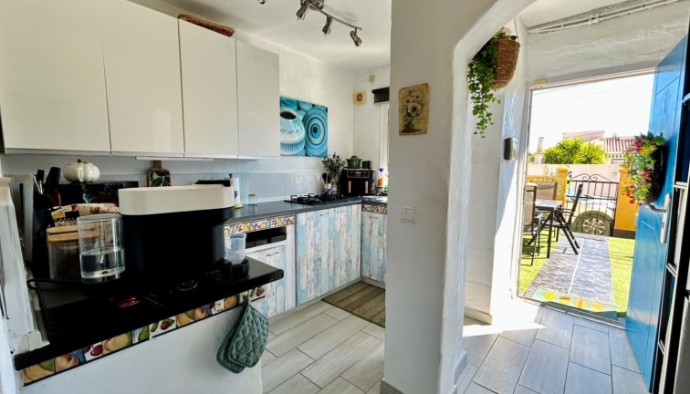 Resale - Semi-Detached - Torrevieja - La Siesta