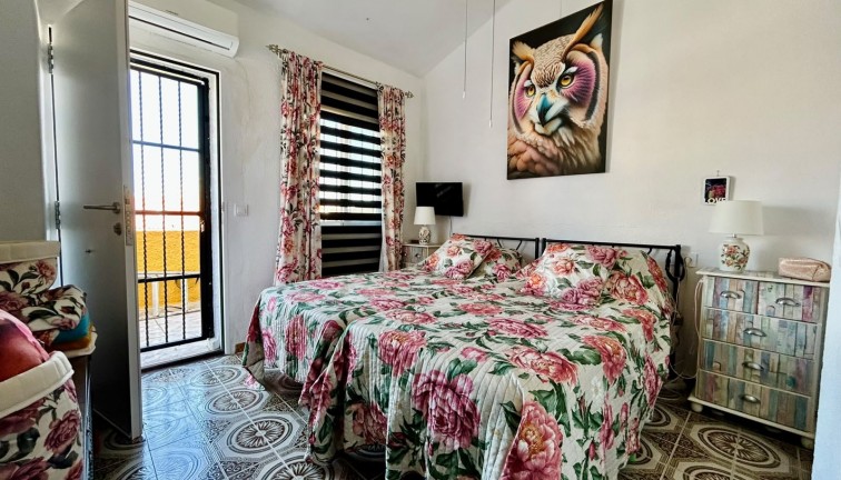 Resale - Semi-Detached - Torrevieja - La Siesta