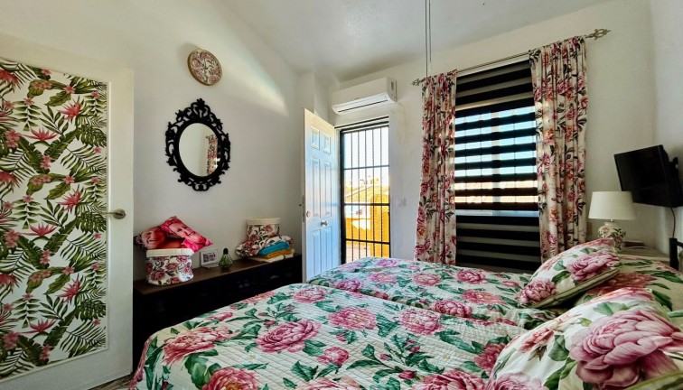 Resale - Semi-Detached - Torrevieja - La Siesta