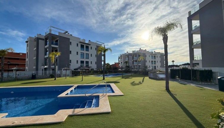 Resale - Apartment - Villamartín