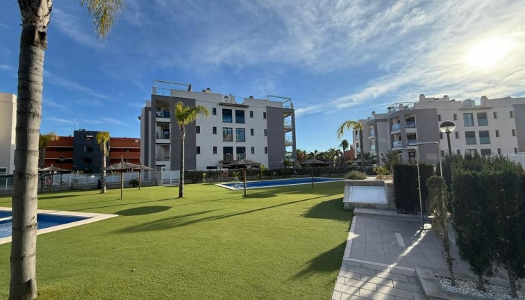 Resale - Apartment - Villamartín